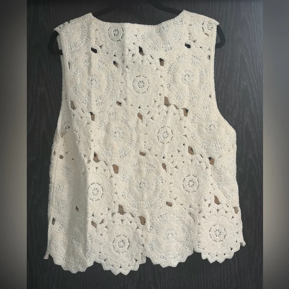 Zara Cream Crochet Crop Top